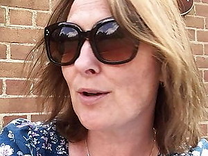 Have a wank. Hot MILF JOI cumshot instruction