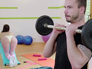 RELAXXXED - Naughty Italian babe Valentina Bianco gets pussy licked then fucked in gym